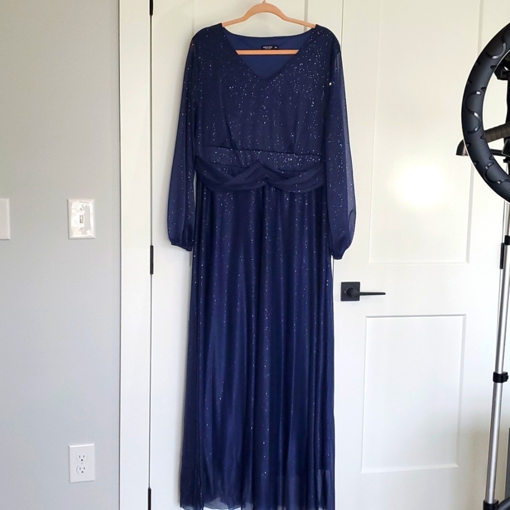 Shein Curve 2 XL long Blue and gold fleck gown.